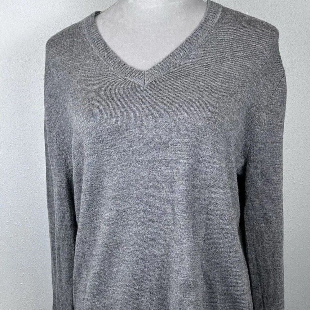 Banana Republic Men’s Extra Fine Merino Wool V-Neck Sweater Gray Size Large